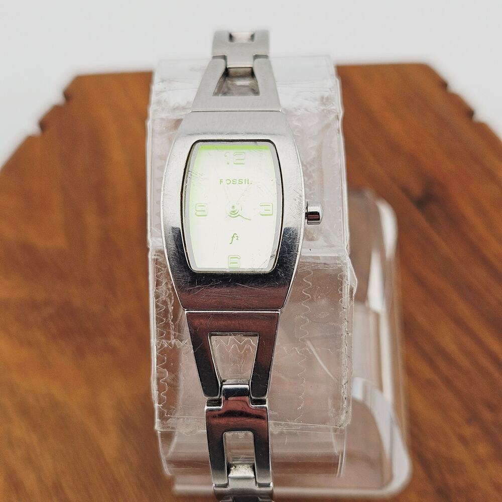 Fossil Women's Silver Tone Bracelet Link Watch Light Up Y2K Style ES-9860